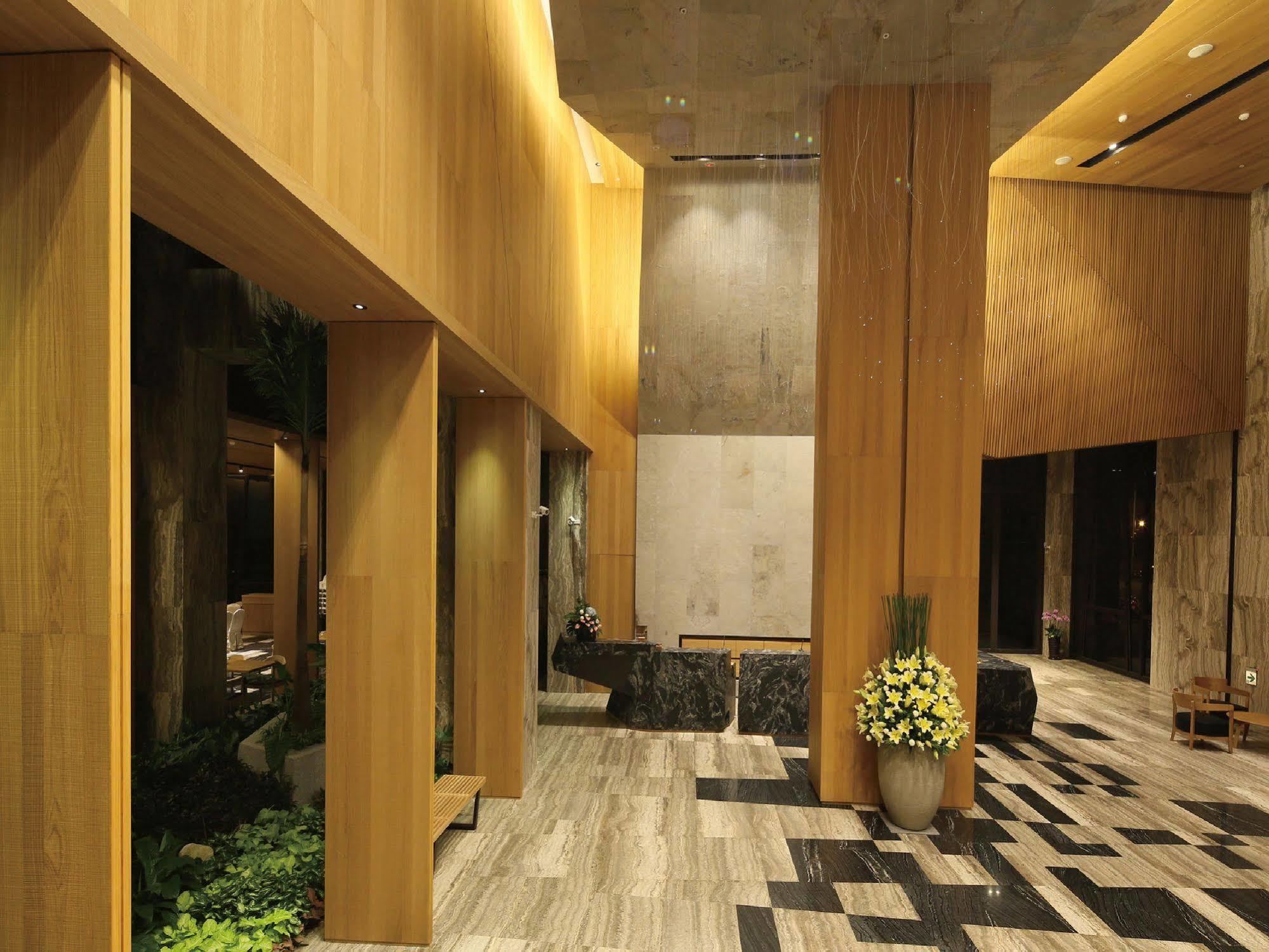 South Urban Hotel Chiayi City Exterior photo